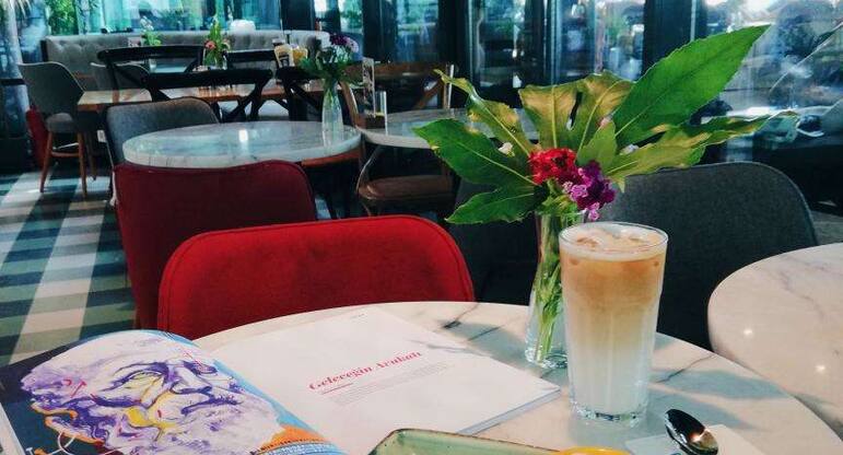 Mandolin Cafe Pier Konak Izmir